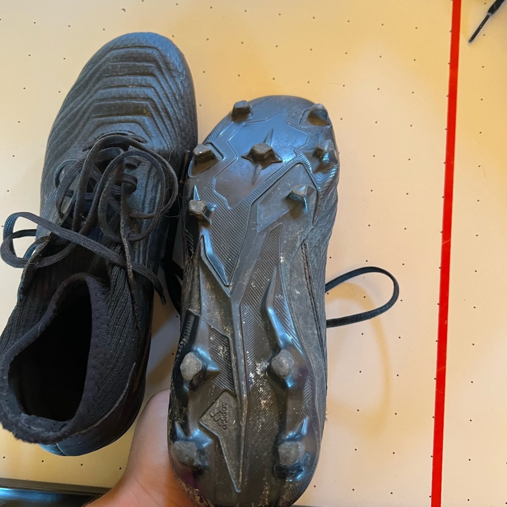 Soccer cleats, gently used, comfortable,